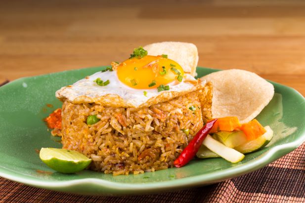 Nasi Goreng Fantasi: Rasa yang Menggoda di Jantung Cilacap